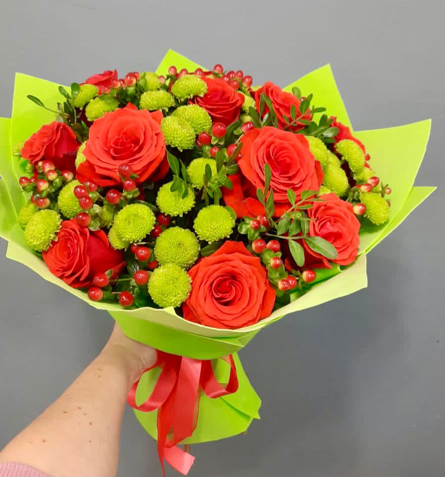 Букет цветов из: Хризантемы и Розы в Амзя