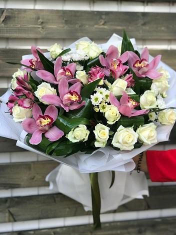 Букет цветов из: Розы и Хризантемы в Амзя