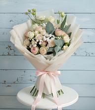 Букет цветов из:  Розы и Лизиантусы в Амзя