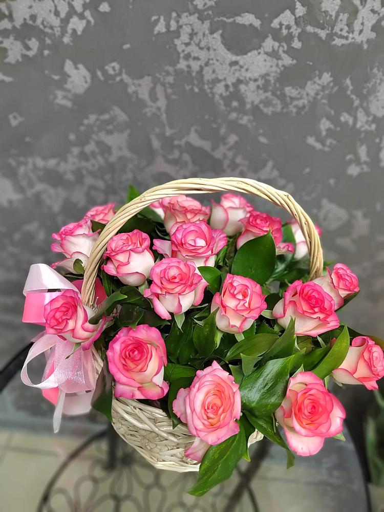 Цветочная композиция из Розы в корзине в Амзя