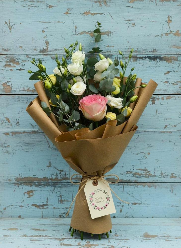 Букет цветов из: Розы и Лизиантусы в Амзя