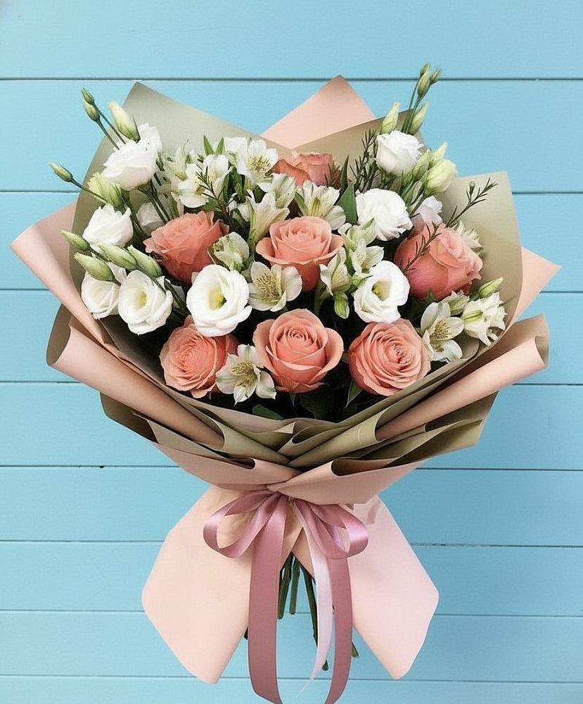 Букет цветов из: Розы, Альстромерии и Лизиантусы в Амзя