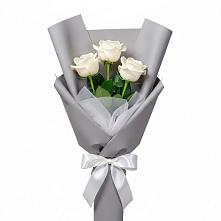 Букет 3 белые розы в Амзя