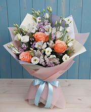 Букет цветов из:  Лизиантусы, Розы, Альстромерии и Гипсофила в Амзя