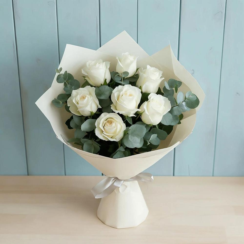 Букет Белые розы в Эвкалипте в Амзя