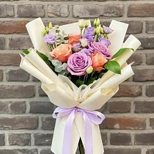 Букет цветов из:  Лизиантусы и Розы в Амзя