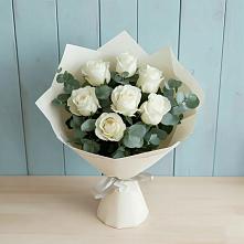 Букет Белые розы в Эвкалипте в Амзя