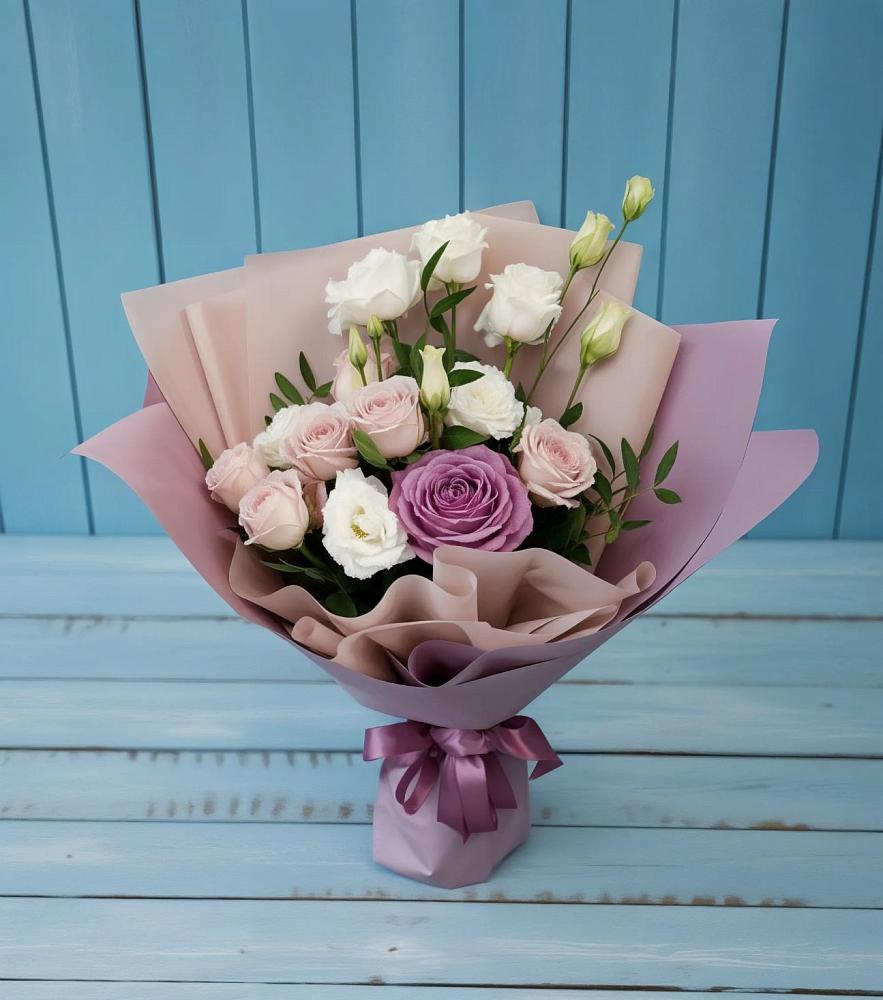 Букет цветов из: Розы и Лизиантусы в Амзя